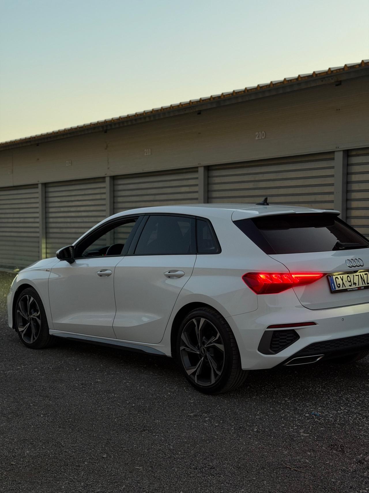 Audi A3 SPB 30 TDI S line edition