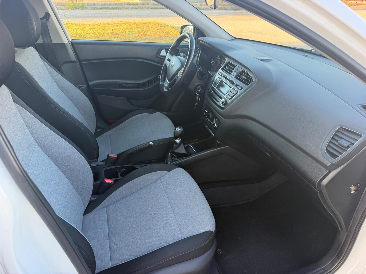 Hyundai i20 1.2 benzina 2015 Style