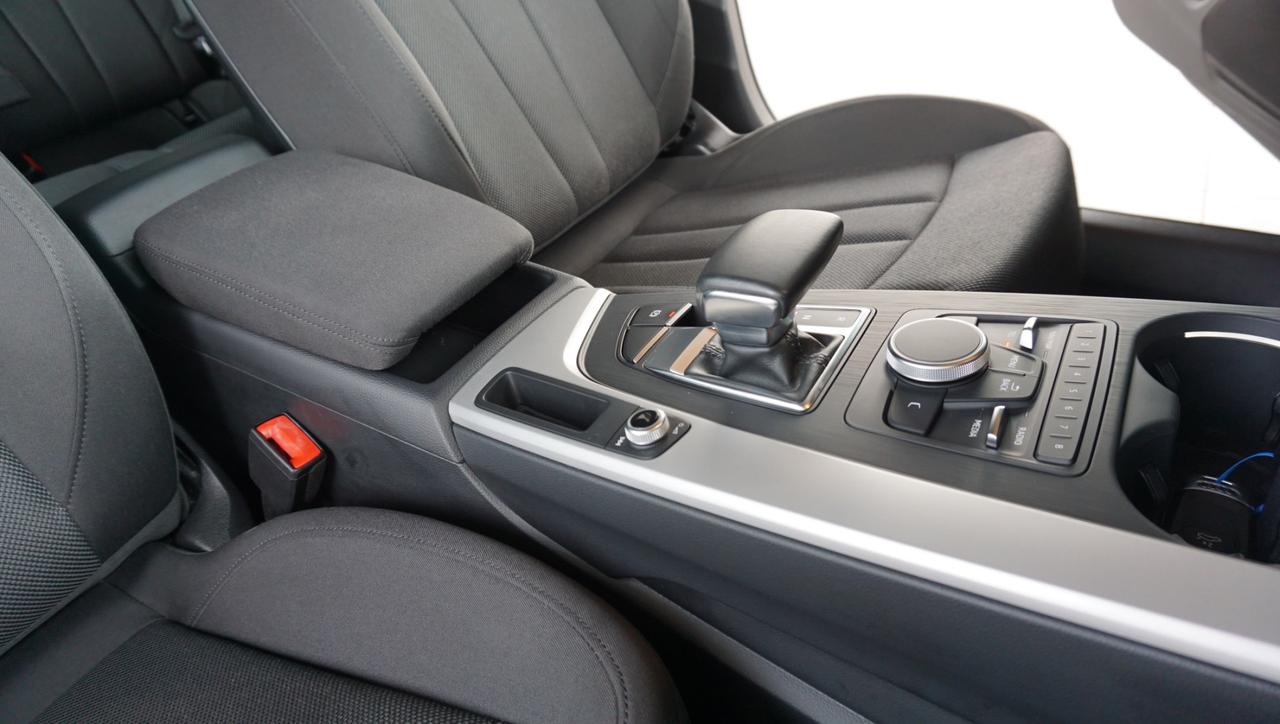 Audi A4 Avant 30 2.0 tdi Business 122cv s-tronic my16