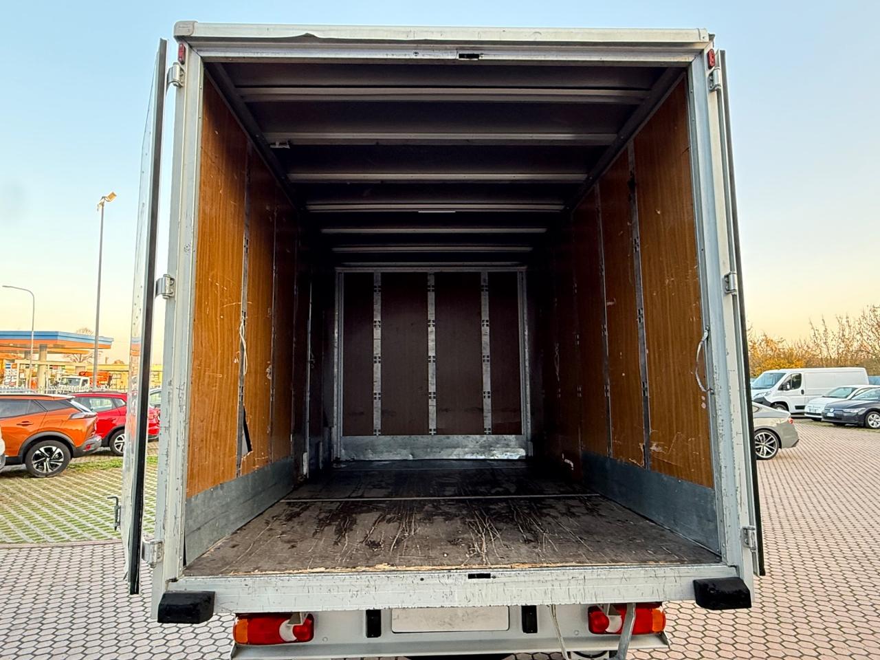 Peugeot Boxer 335 2.2 BlueHDi 140 S&S PC Cabinato