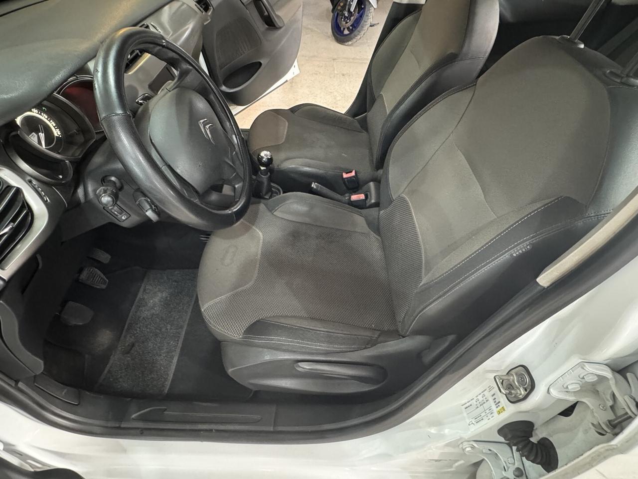 Citroen C3 EXCLUSIVE 1.2 cc. 82 cv.