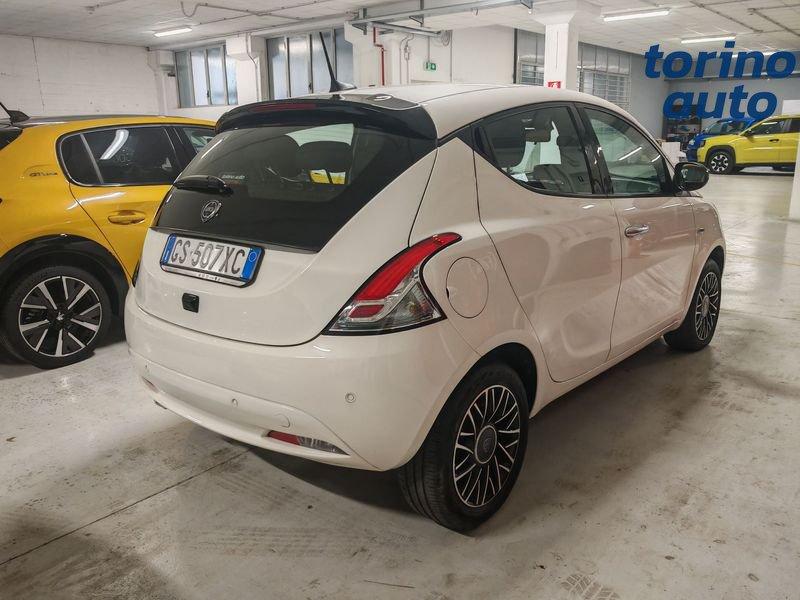 Lancia Ypsilon 1.0 FireFly 70cv Hybrid Platino