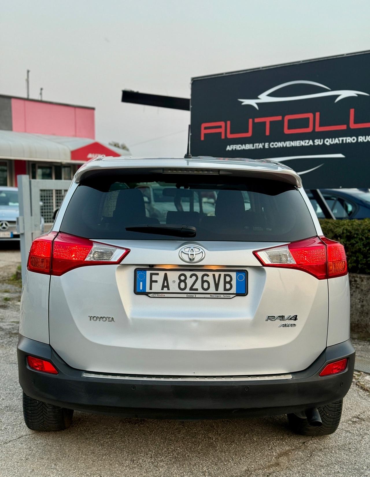 Toyota RAV 4 2.2 D-CAT A/T 4WD Lounge White Ed.