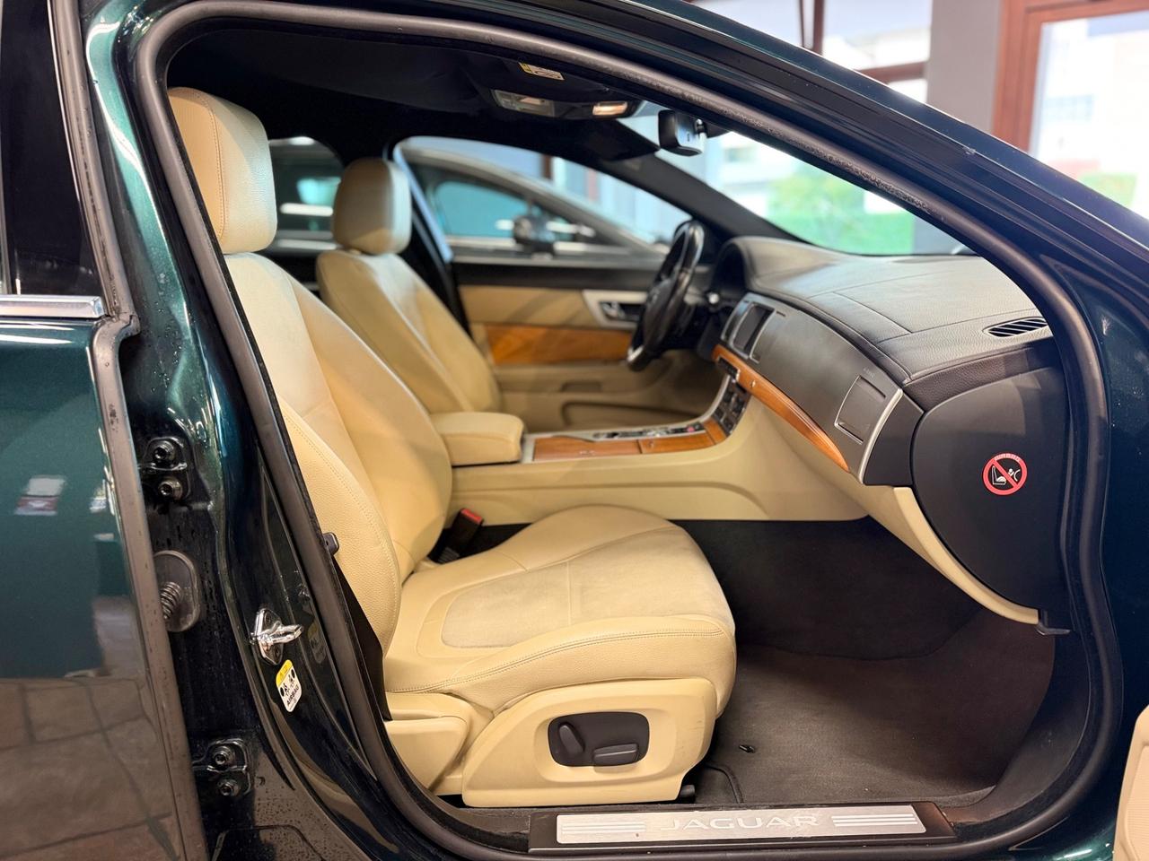 Jaguar XF 2.2 D 200 CV Business Edition