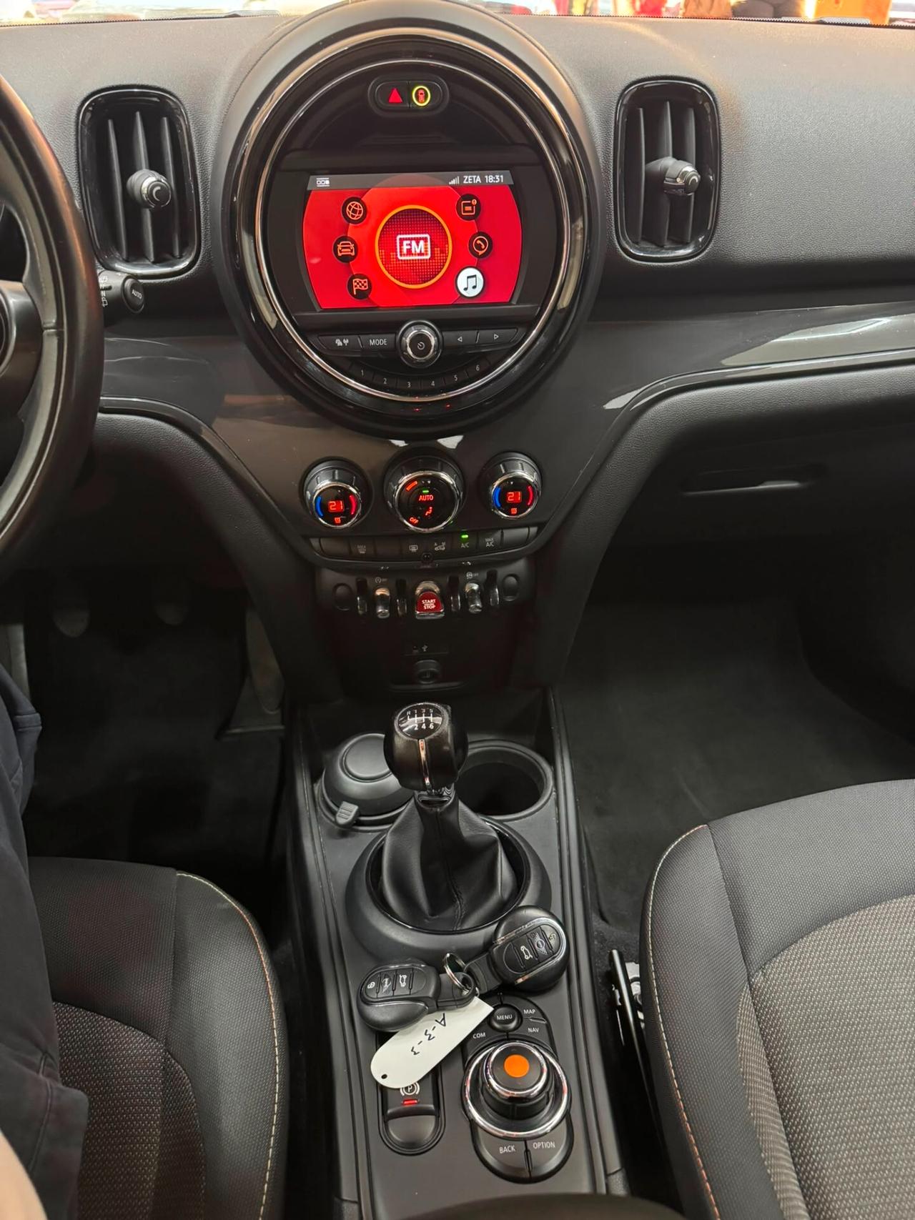 Mini One Countryman 1.5 Hype