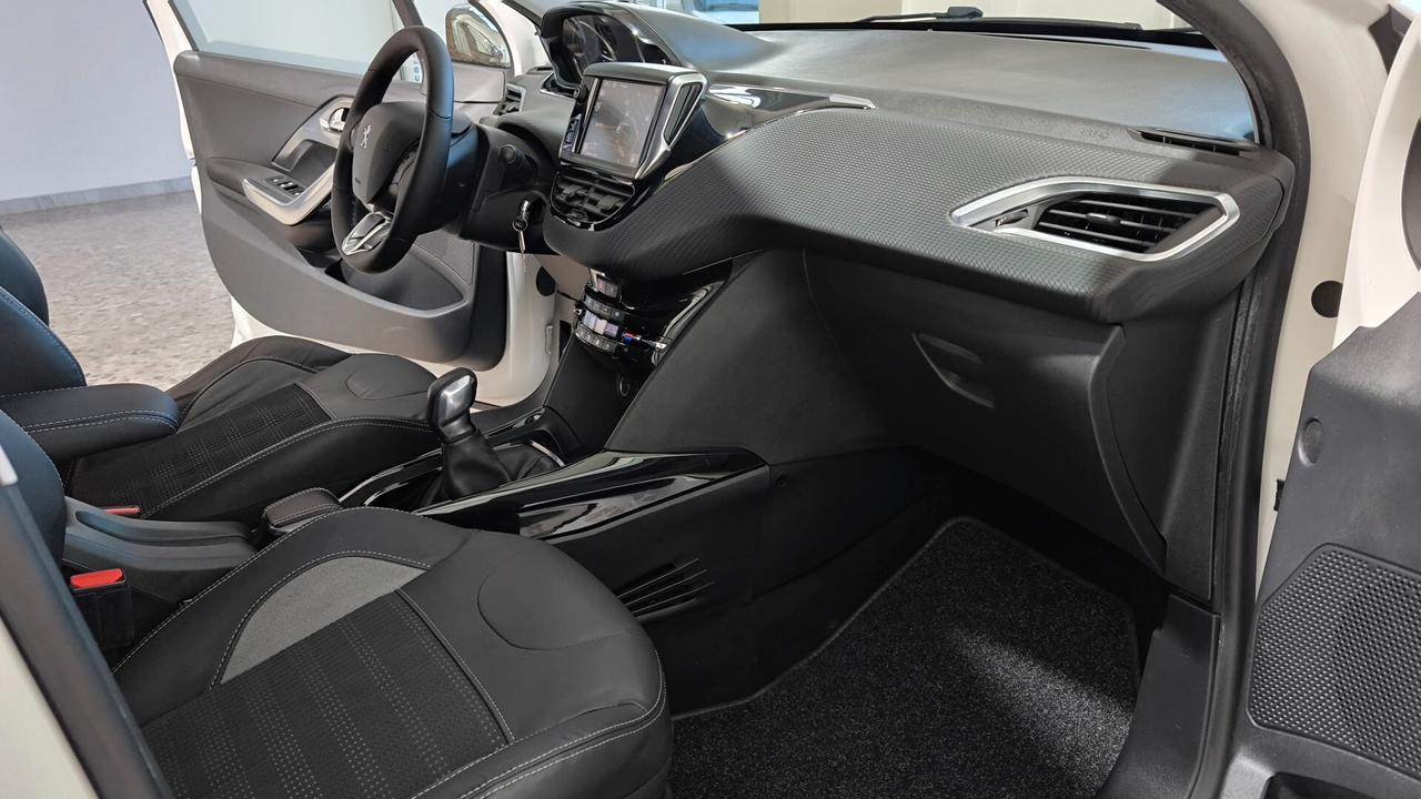 Peugeot 2008 BlueHDi 100 S&S Allure