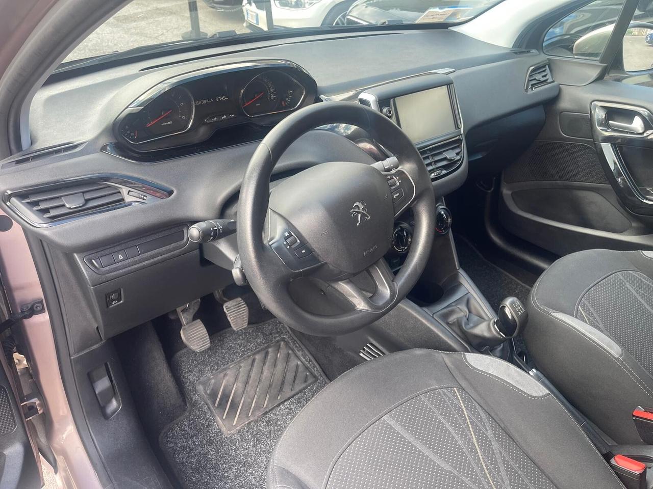 Peugeot 208 1.4 HDi 68 CV 5 porte Allure