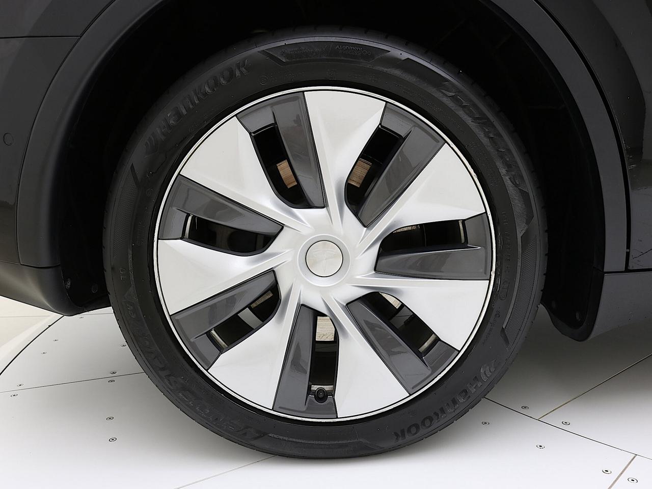 Tesla Model Y Long Range Dual Motor AWD