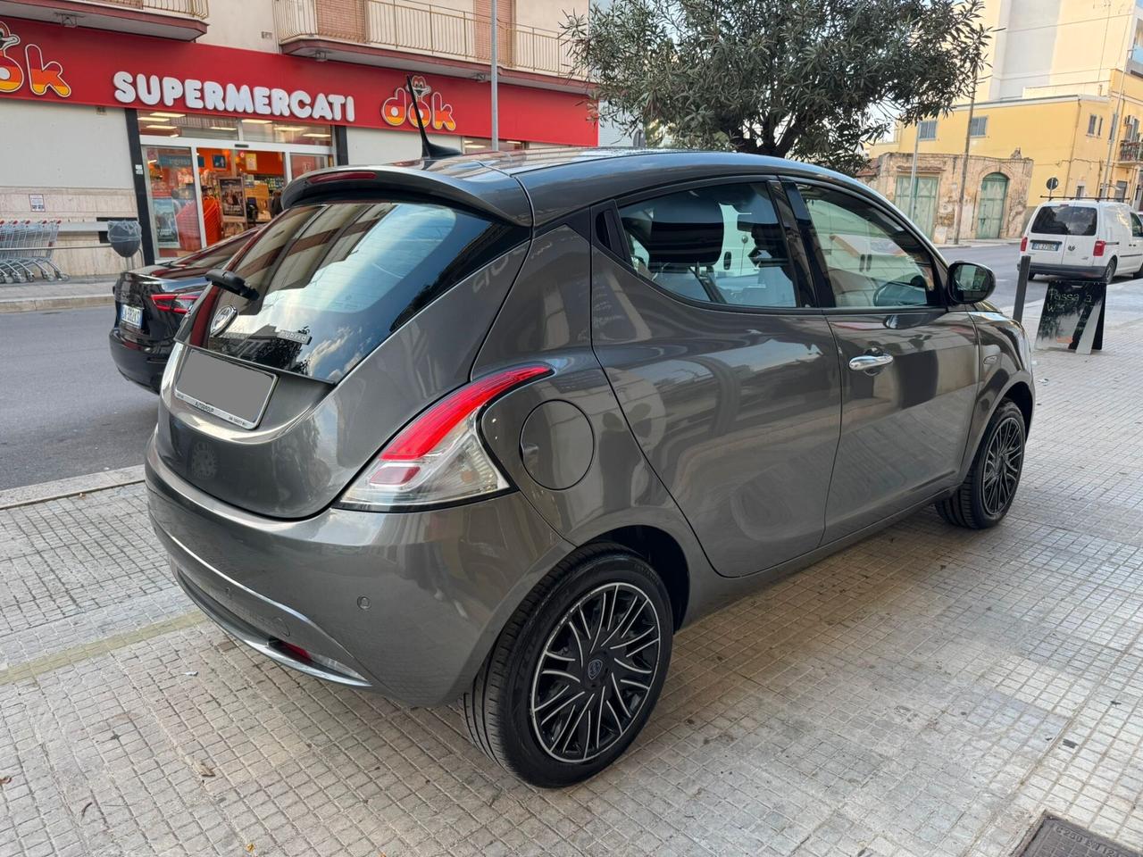 Lancia Ypsilon 1.0 FireFly 5 porte S&S Hybrid Ecochic Gold