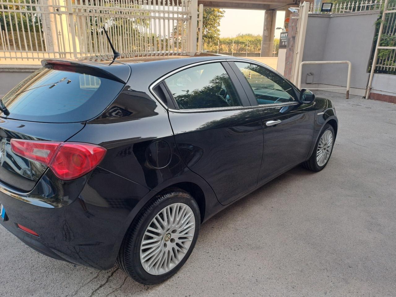 Alfa Romeo Giulietta 1.6 JTDm-2 105 CV Distinctive