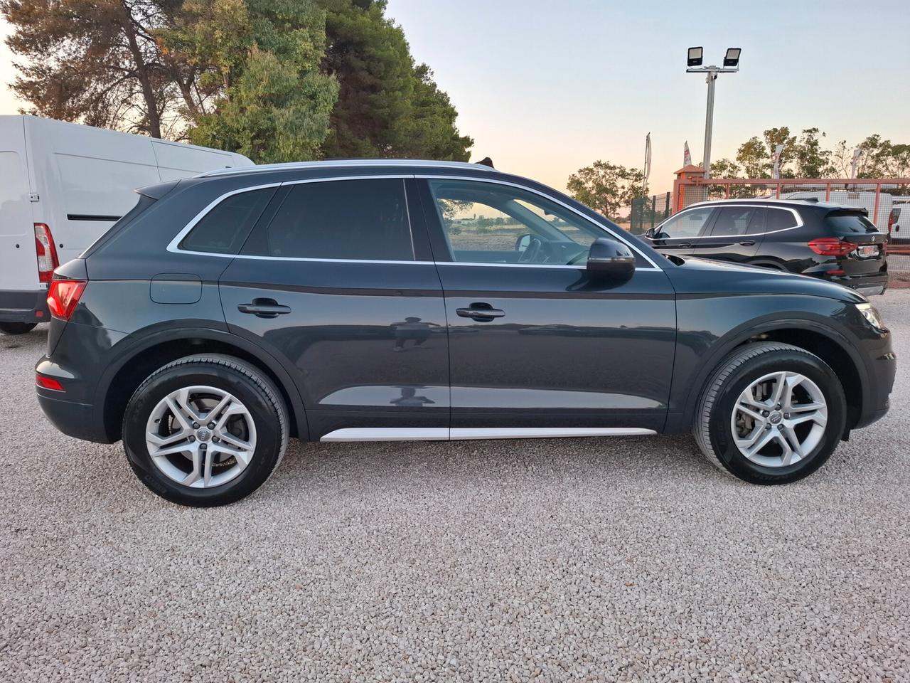 Audi Q5 35 TDI- S Tronic * TETTO-LED-NAVY*RADAR