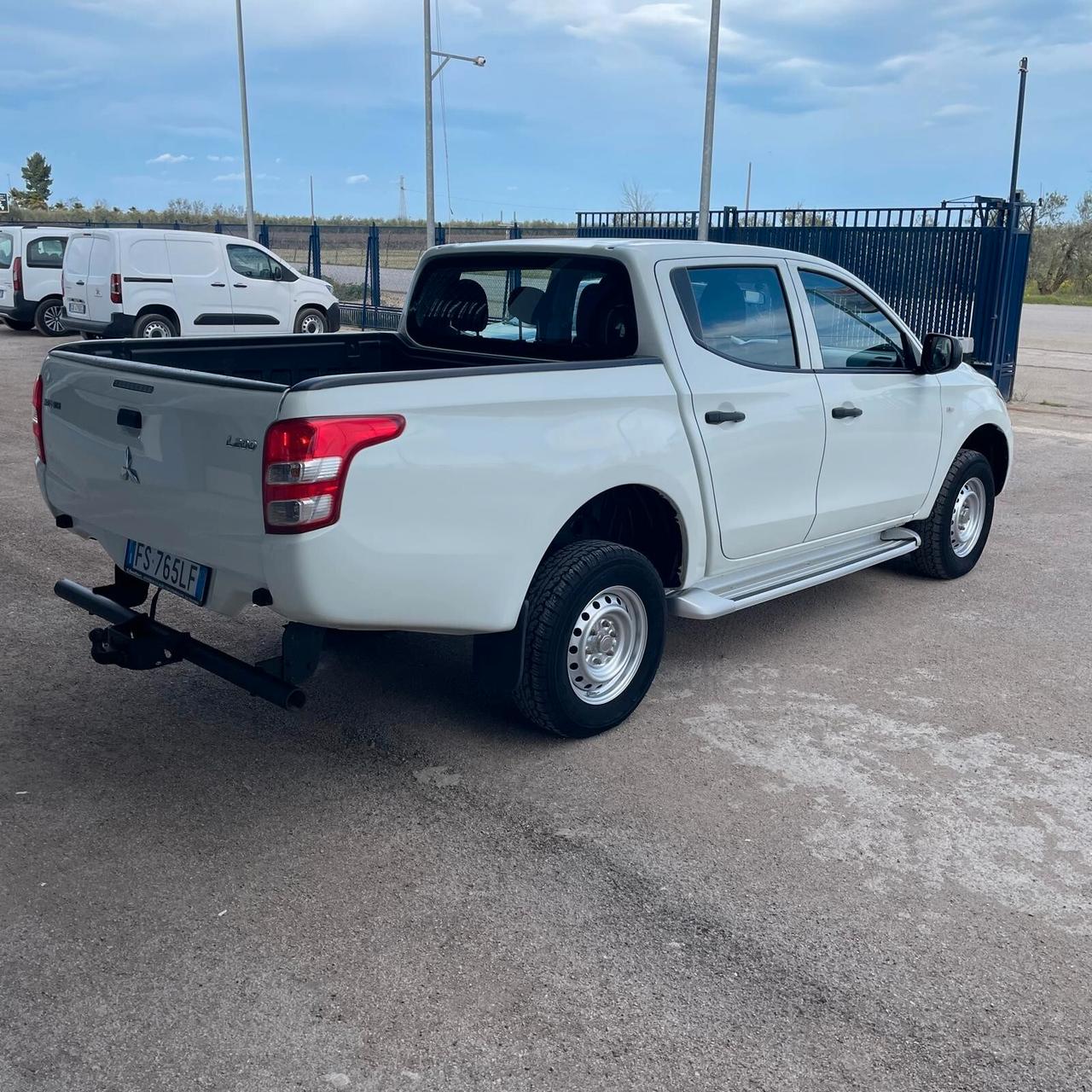 Mitsubishi L200 2.4 DI-D/154CV Double Cab Invite