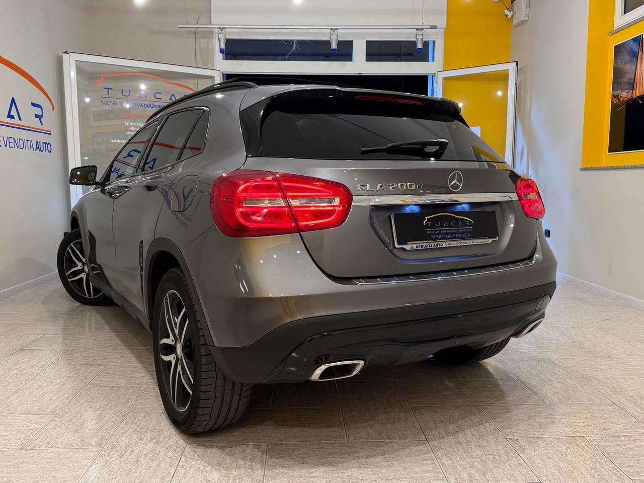 Mercedes-Benz GLA 200 Premium GLA 200 D #8055