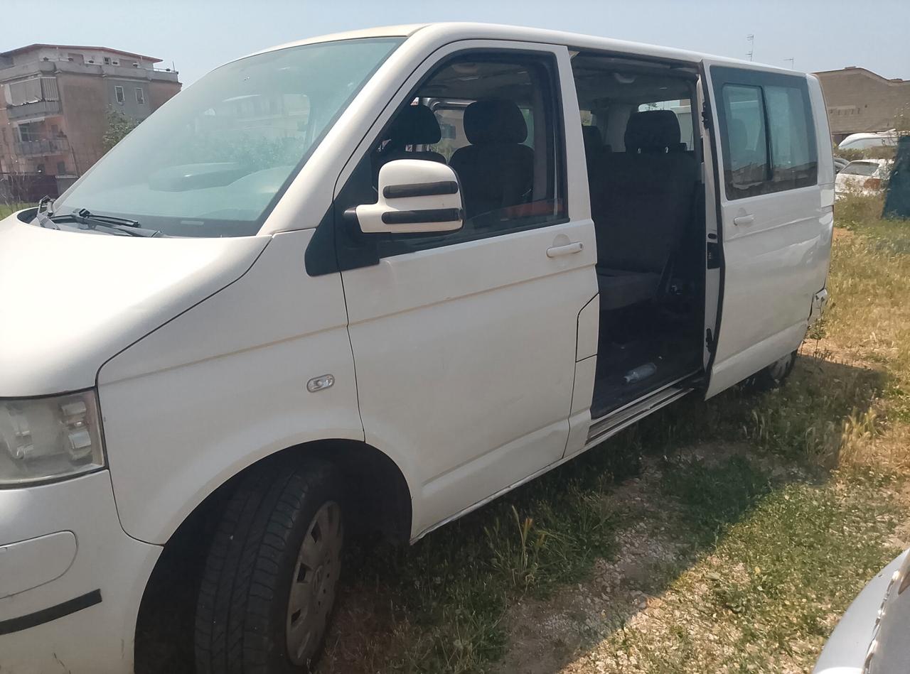 Volkswagen Transporter 2.5 TDI/130CV 9 posti anno 2007