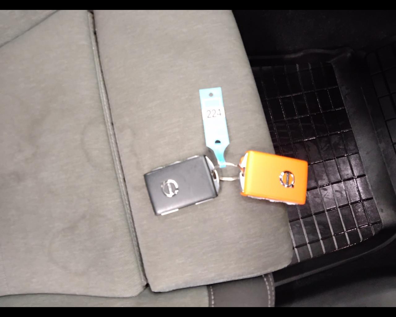 VOLVO XC40 2023 - XC40 1.5 t5 recharge phev Core auto