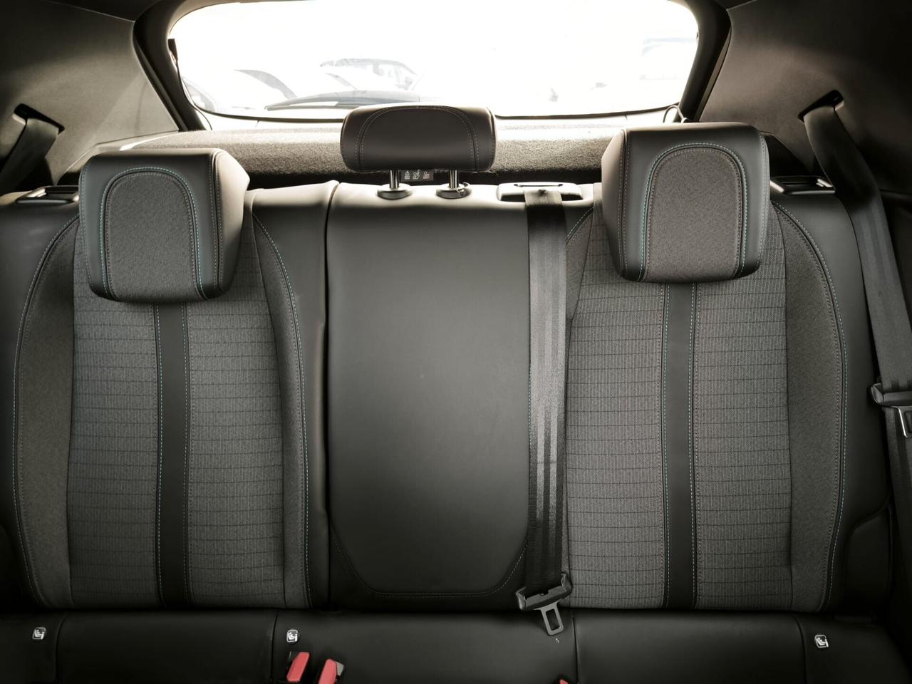 Peugeot 2008 PureTech 100 S&S Allure Pack