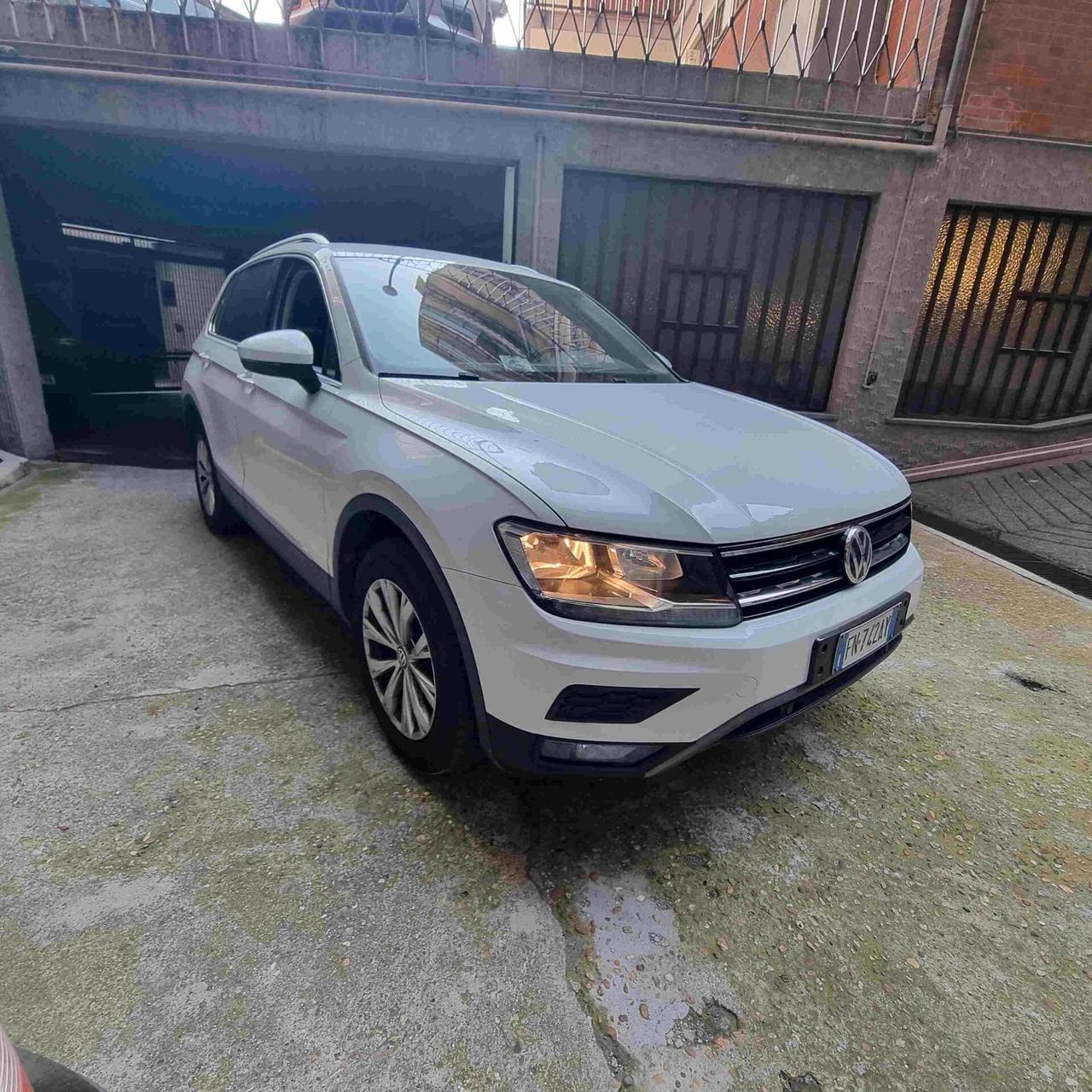 Volkswagen Tiguan 2.0 TDI SCR DSG 4MOTION Business BMT