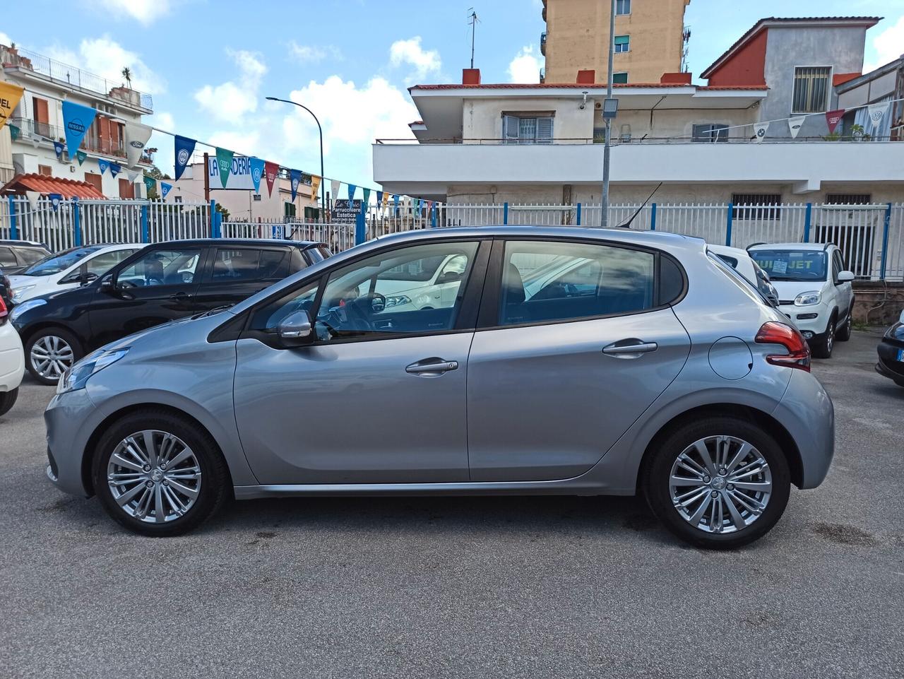 Peugeot 208 BlueHDi 100 cv 6m S&S 5 porte Active