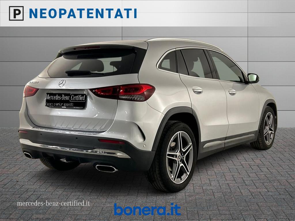 Mercedes GLA 180 180 D Premium 8G-DCT