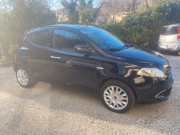 LANCIA YPSILON 1.3MJT 95CV 5 PORTE S&S SILVER.