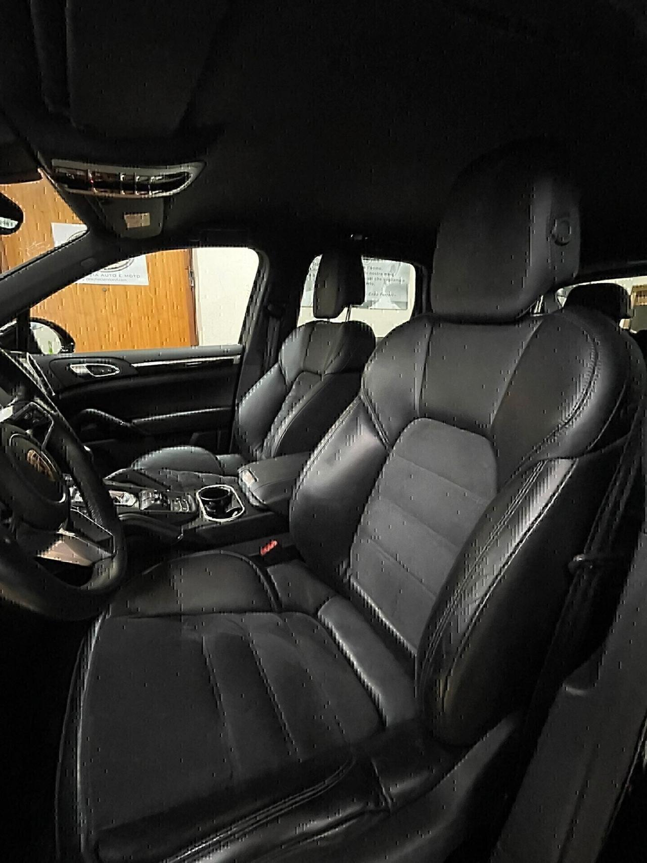 PORSCHE CAYENNE 11/2018 km90000 service Porsche