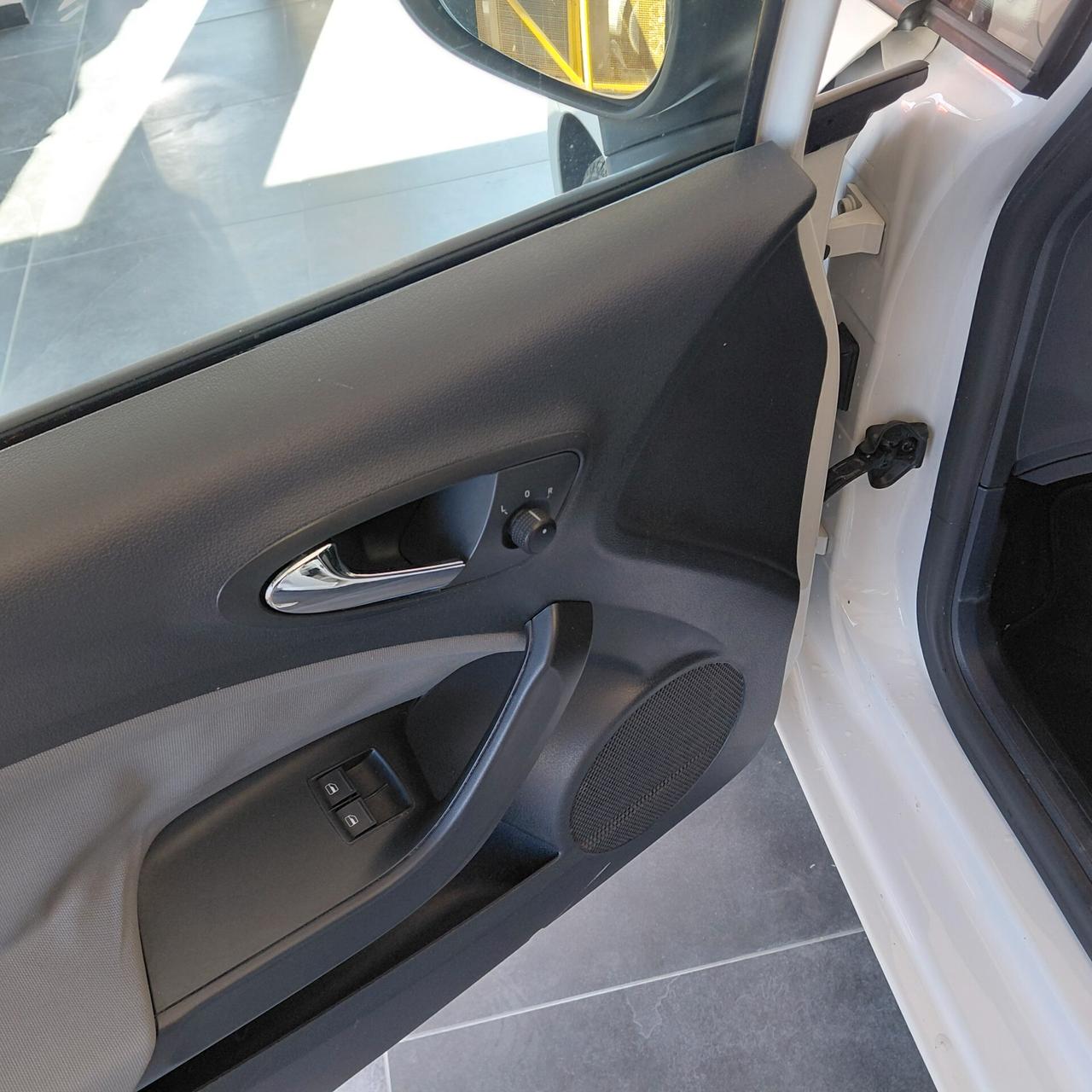 SEAT IBIZA ANNO 2014 DS 1.6 ADATTA NEOPATENTATI KM 130 MILA