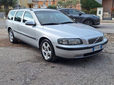 Volvo V70/XC70 V70 2.4 D5 20V cat Momentum FAMIGLIARE
