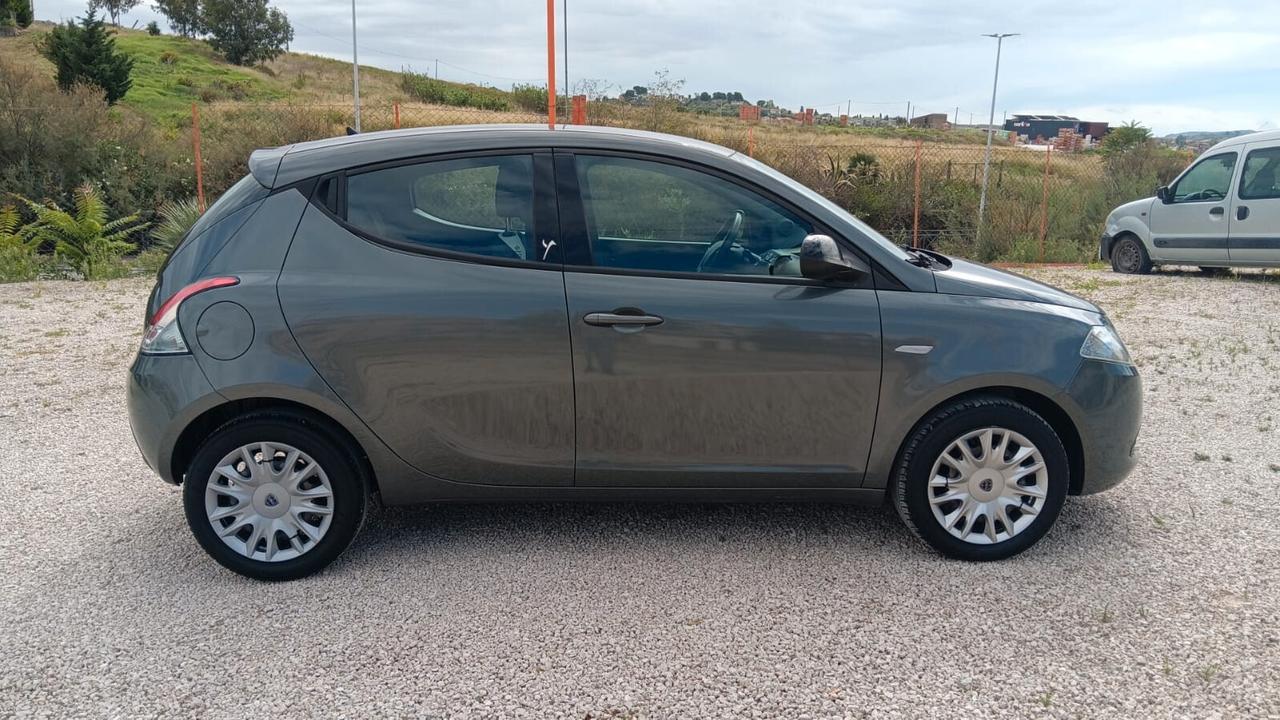 Lancia Ypsilon 1.2 69 CV 5 porte GPL Ecochic Gold