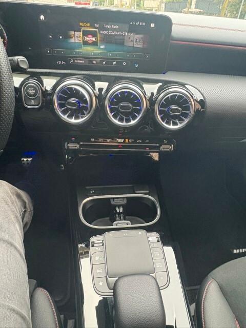 Mercedes-Benz CLA 180 Shooting Brake Premium Automatica