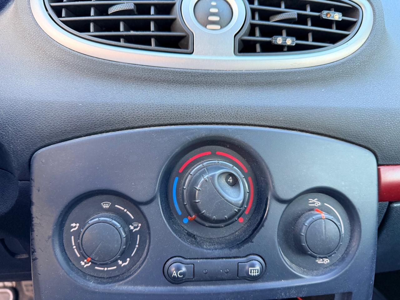 Renault Clio 1.2 16V