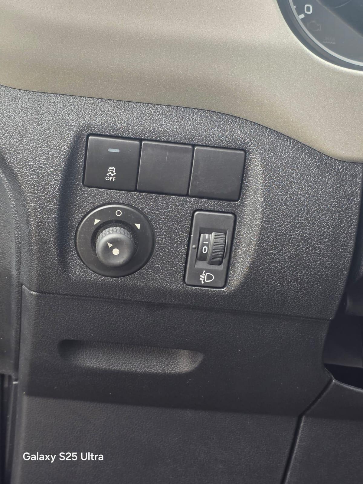 Peugeot Partner Tepee 1.6 HDi 92CV Outdoor 2015