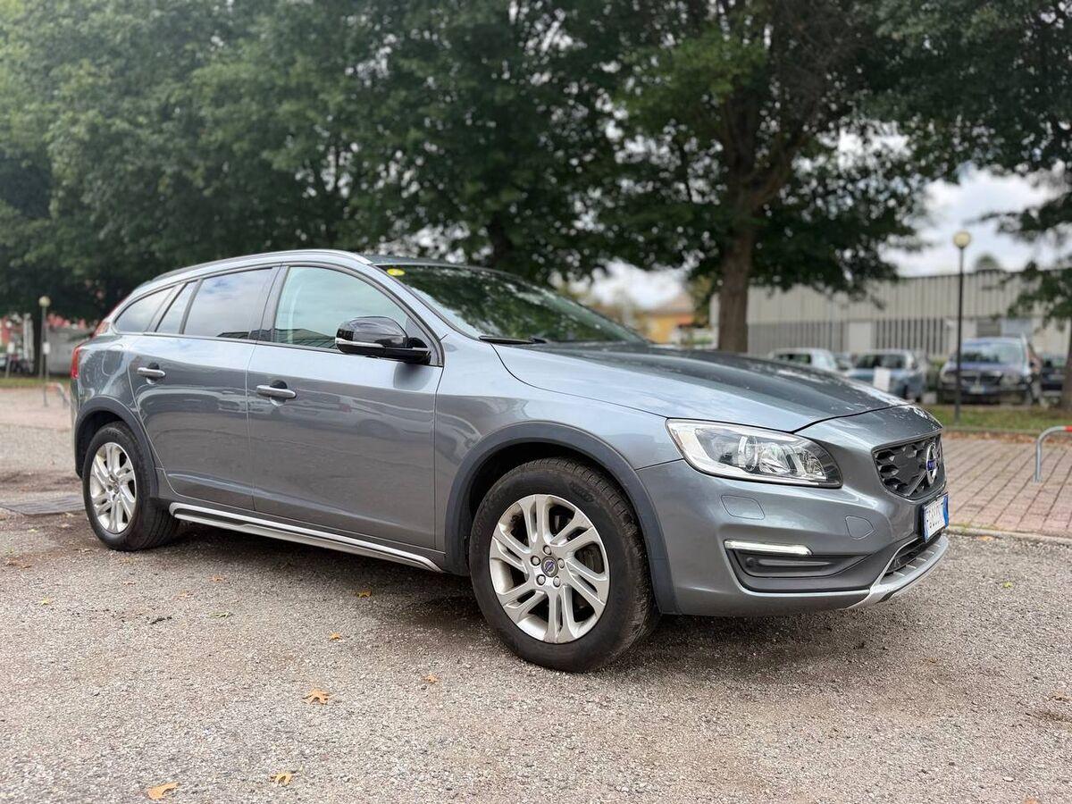 Volvo V60 Cross Country V60 c.country 2.4 D4 Business Plus awd geartronic