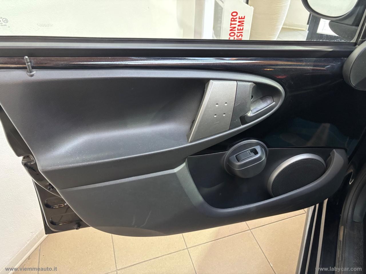 TOYOTA Aygo 1.0 12V VVT-i 5p. Cool Soda Conn.