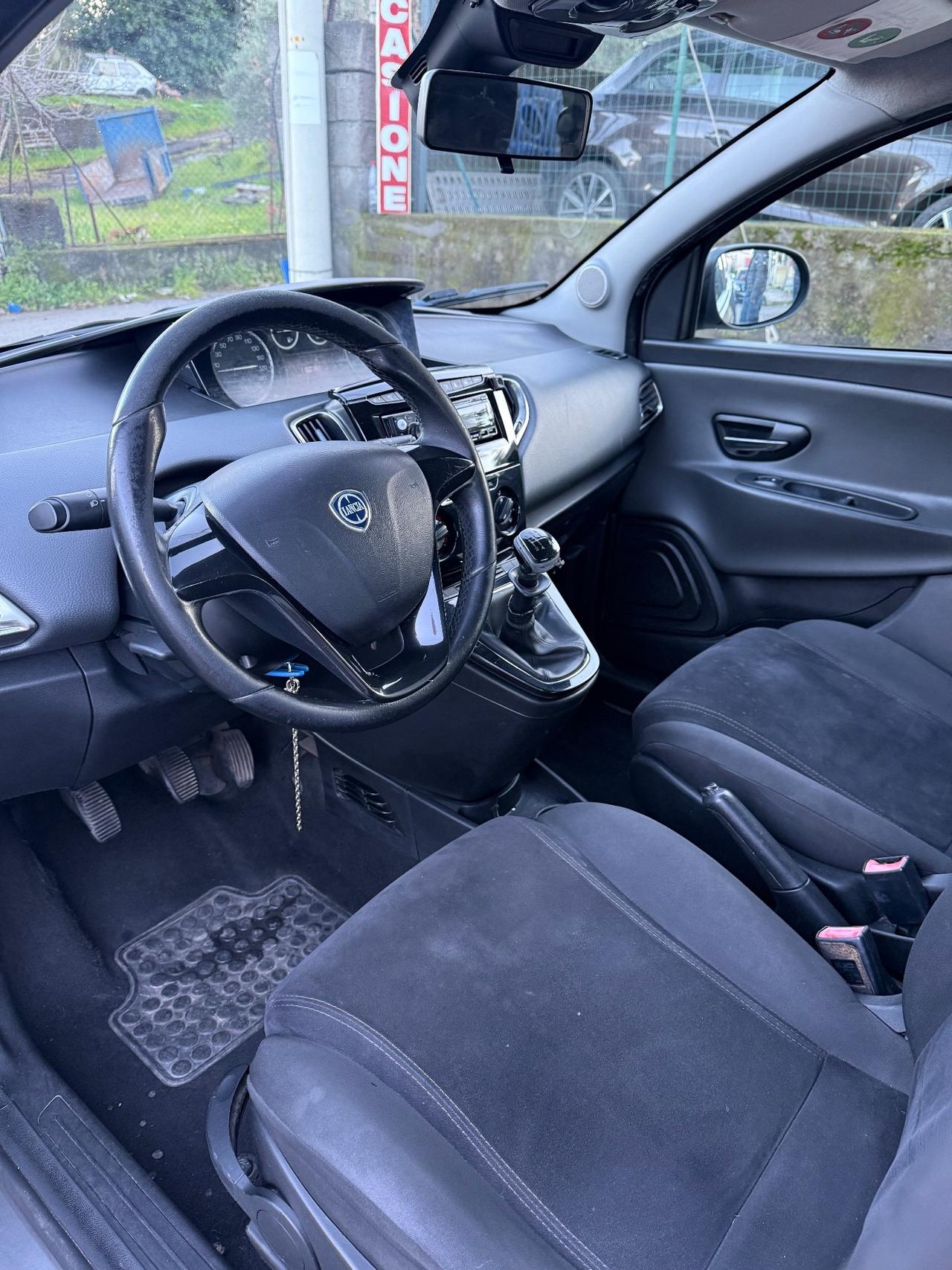 Lancia Ypsilon 1.2 69 CV 5 porte GPL Ecochic Platinum