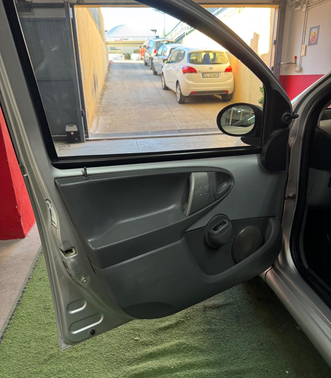 Toyota Aygo 1.0 12V VVT-i 5 porte Sol