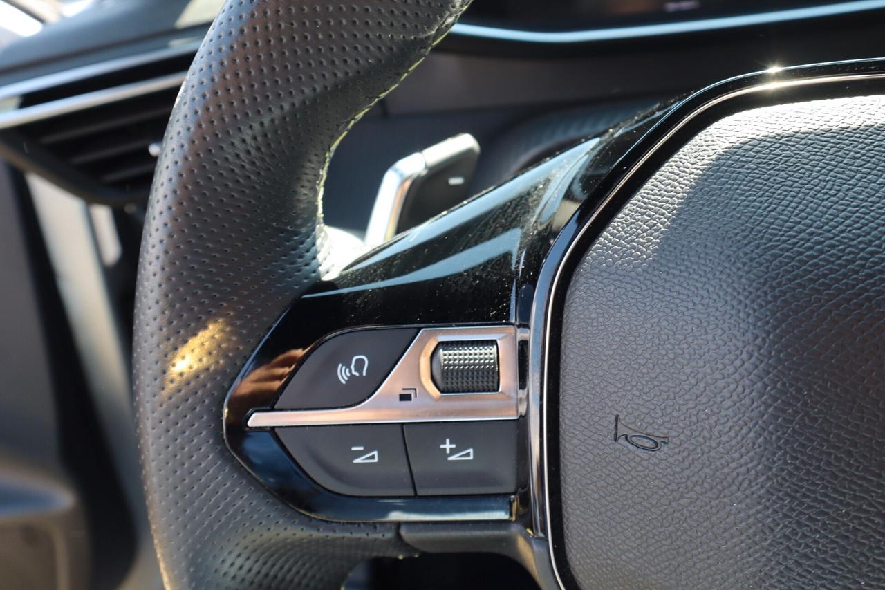 Peugeot 208 1.2cc Hybrid 136cv e-DCS6 Autom. GT