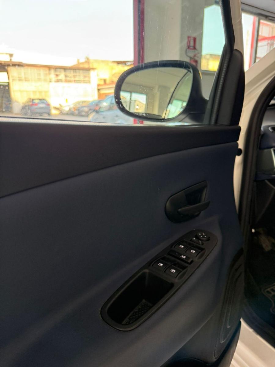 LANCIA - Ypsilon - 1.0 FireFly 5p.S&S Hyb. Platino
