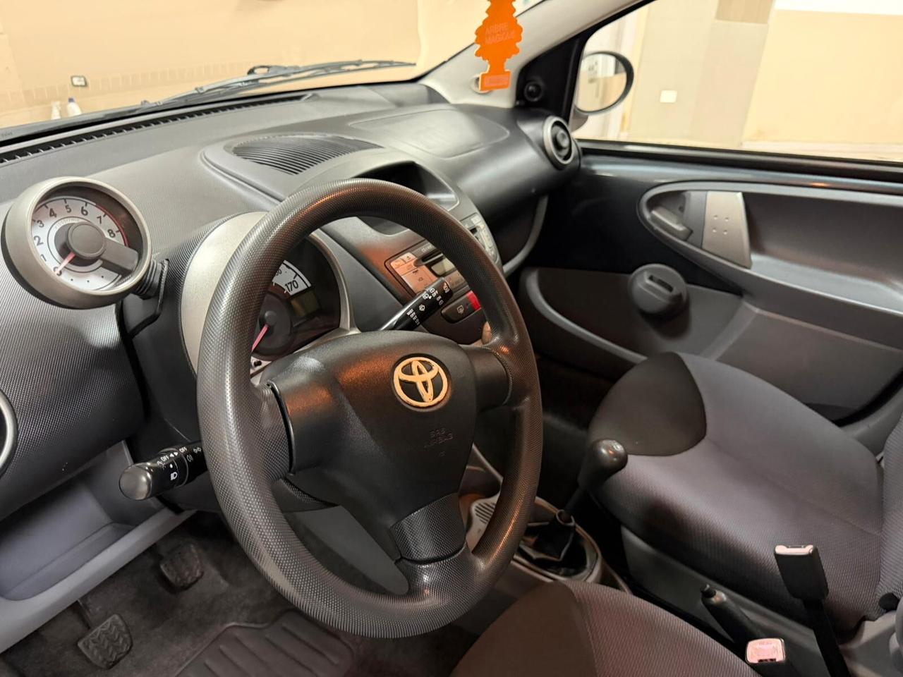 Toyota Aygo 1.0 12V VVT-i 5 porte Sol