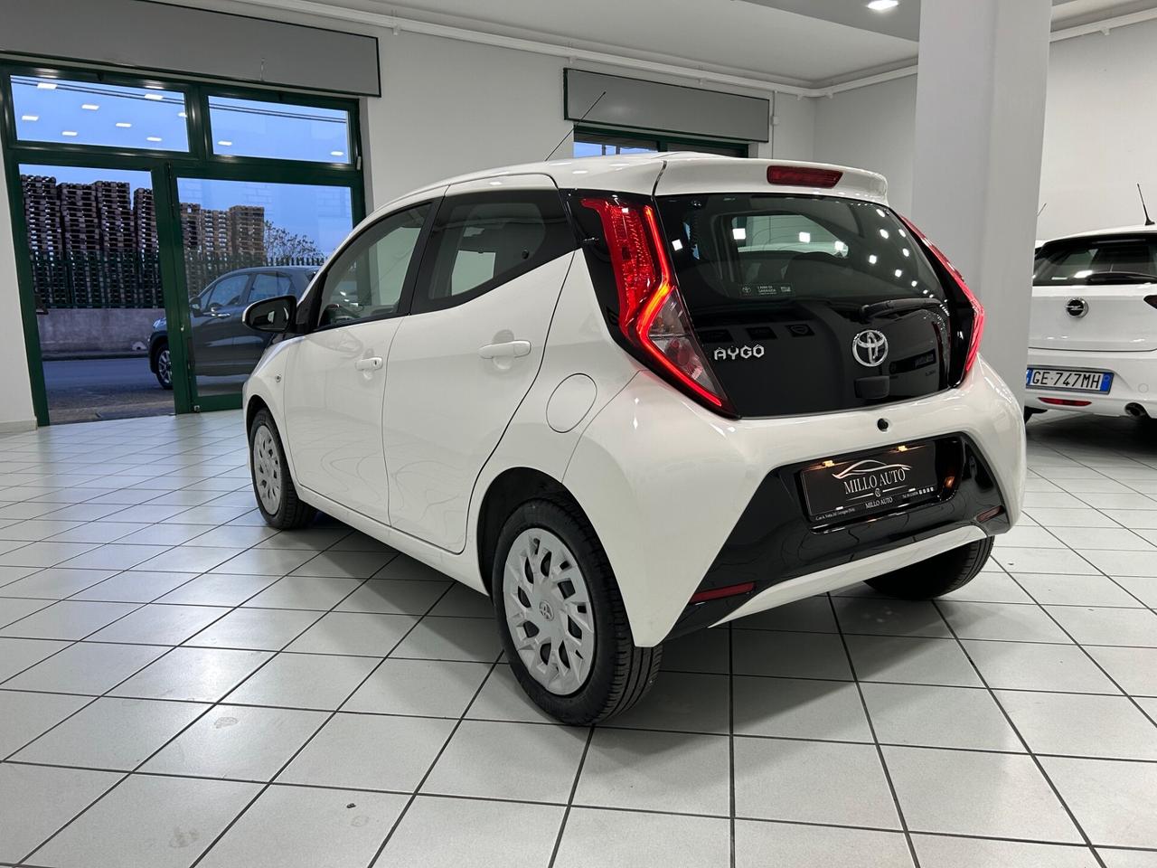 Toyota Aygo 1.0 VVT-i 72 CV 5 porte x-cool