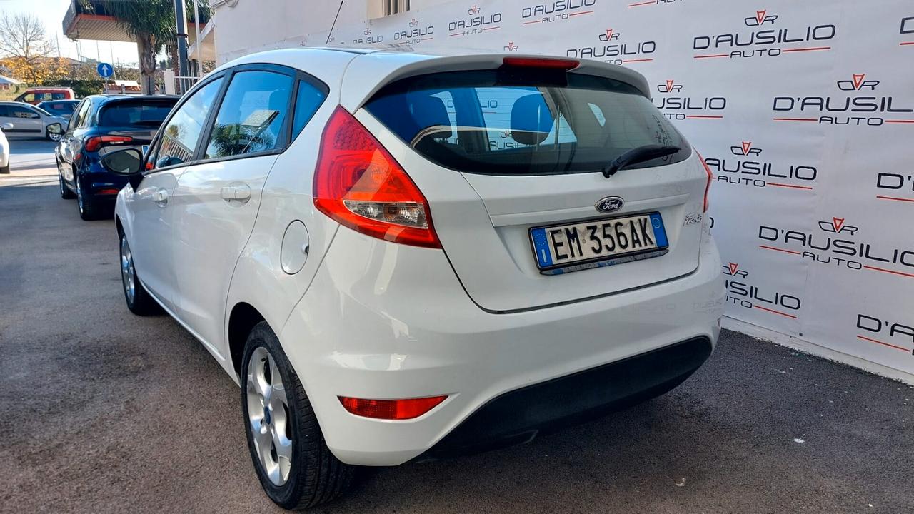 Ford Fiesta 1.4 16V 5p. Bz.- GPL Titanium Bs.
