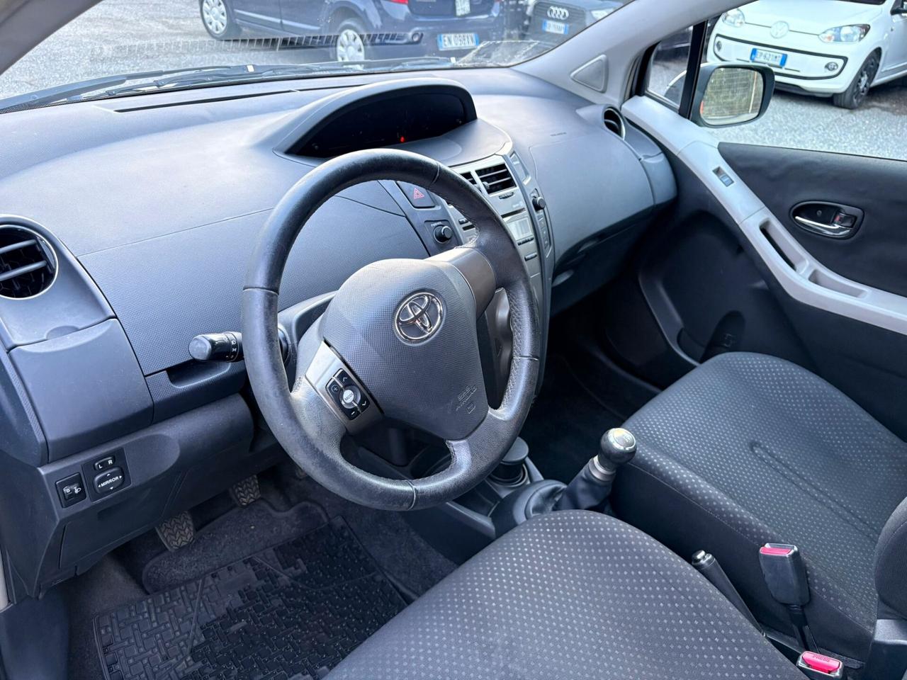 Toyota Yaris 1.0 5 porte Sol