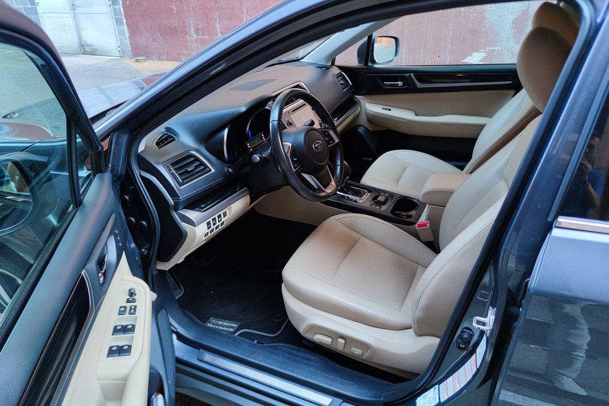 SUBARU Outback 2.5i Lineartronic Premium