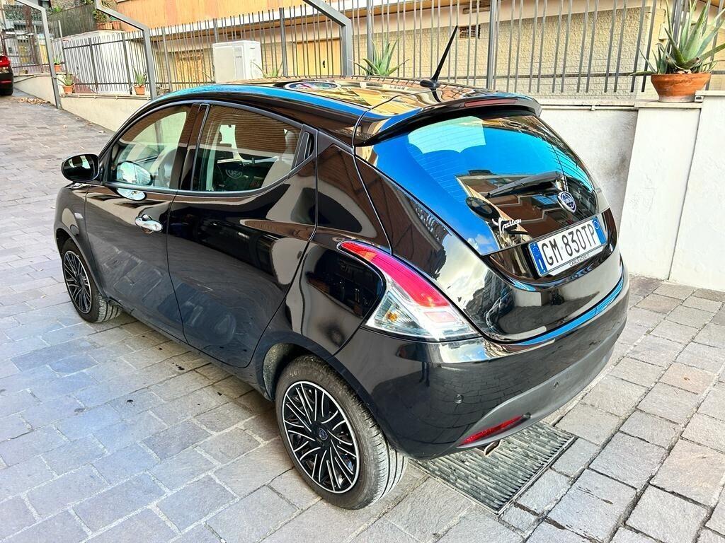 LANCIA Ypsilon 1.0 FireFly 5 porte S&S Hybrid Gold
