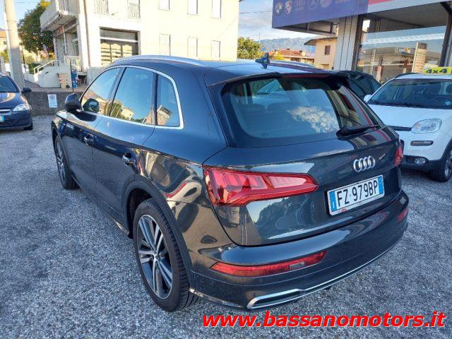 AUDI Q5 40 TDI quattro S tronic Design S-LINE ESTERNO