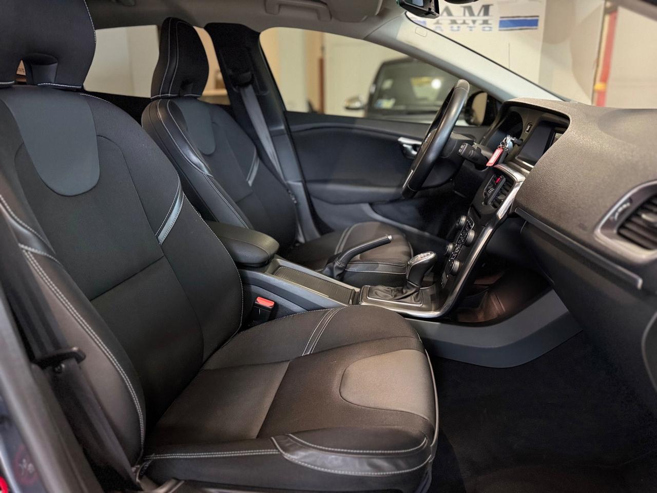 Volvo V40 D3 Geartronic Summum