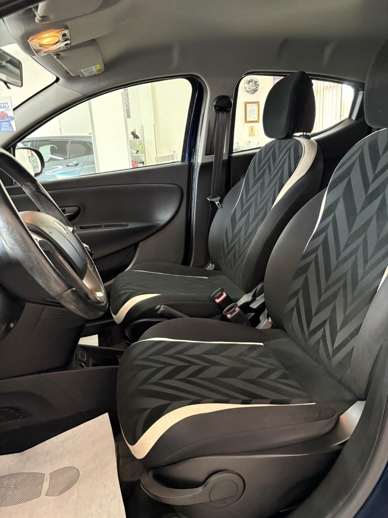Lancia Ypsilon 1.2 69 CV Silver