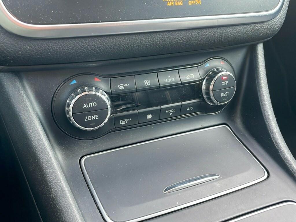 Mercedes GLA 180 180 D Sport 7G-DCT