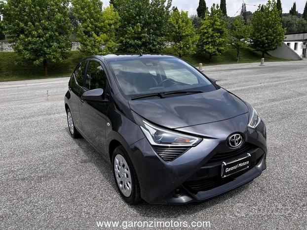 Toyota Aygo Connect 1.0 VVT-i 72 CV 5 porte x...