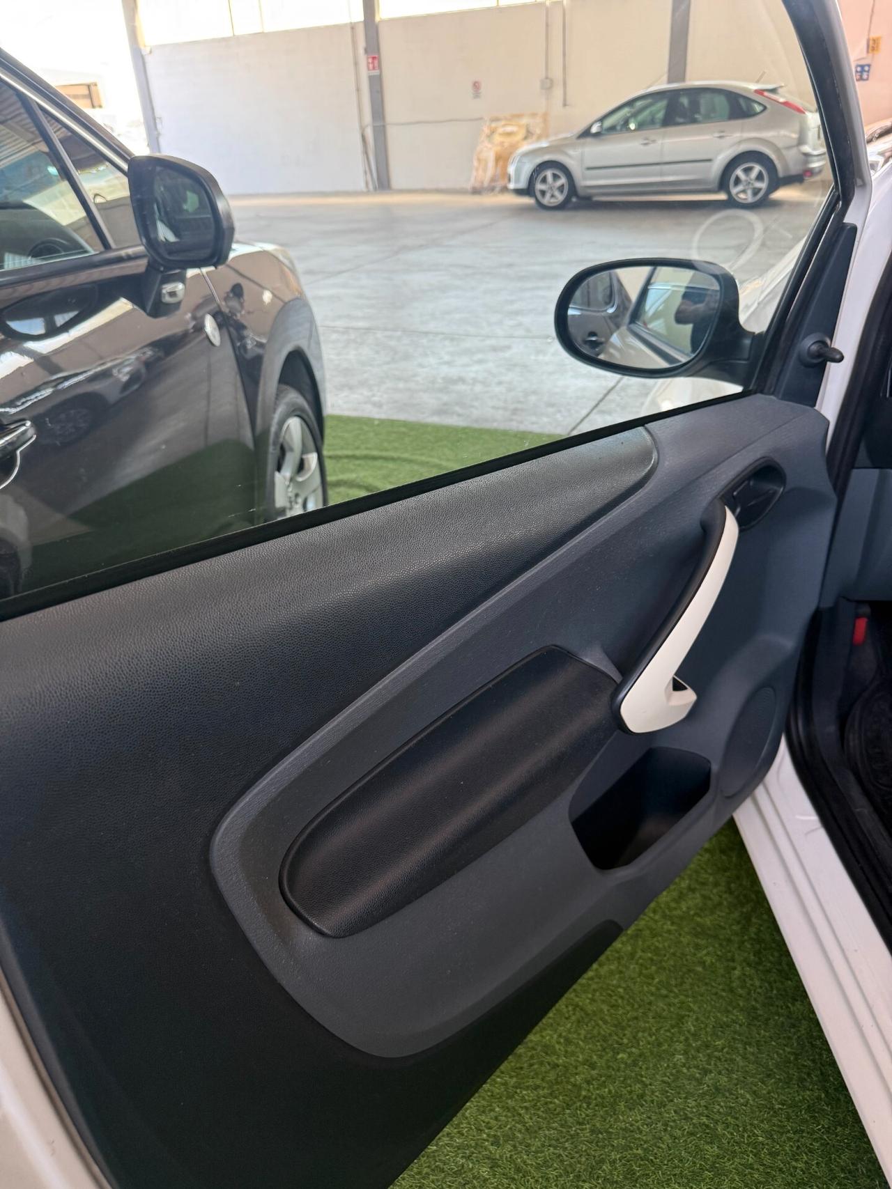 Ford Ka Ka+ 1.2 8V 69CV Titanium