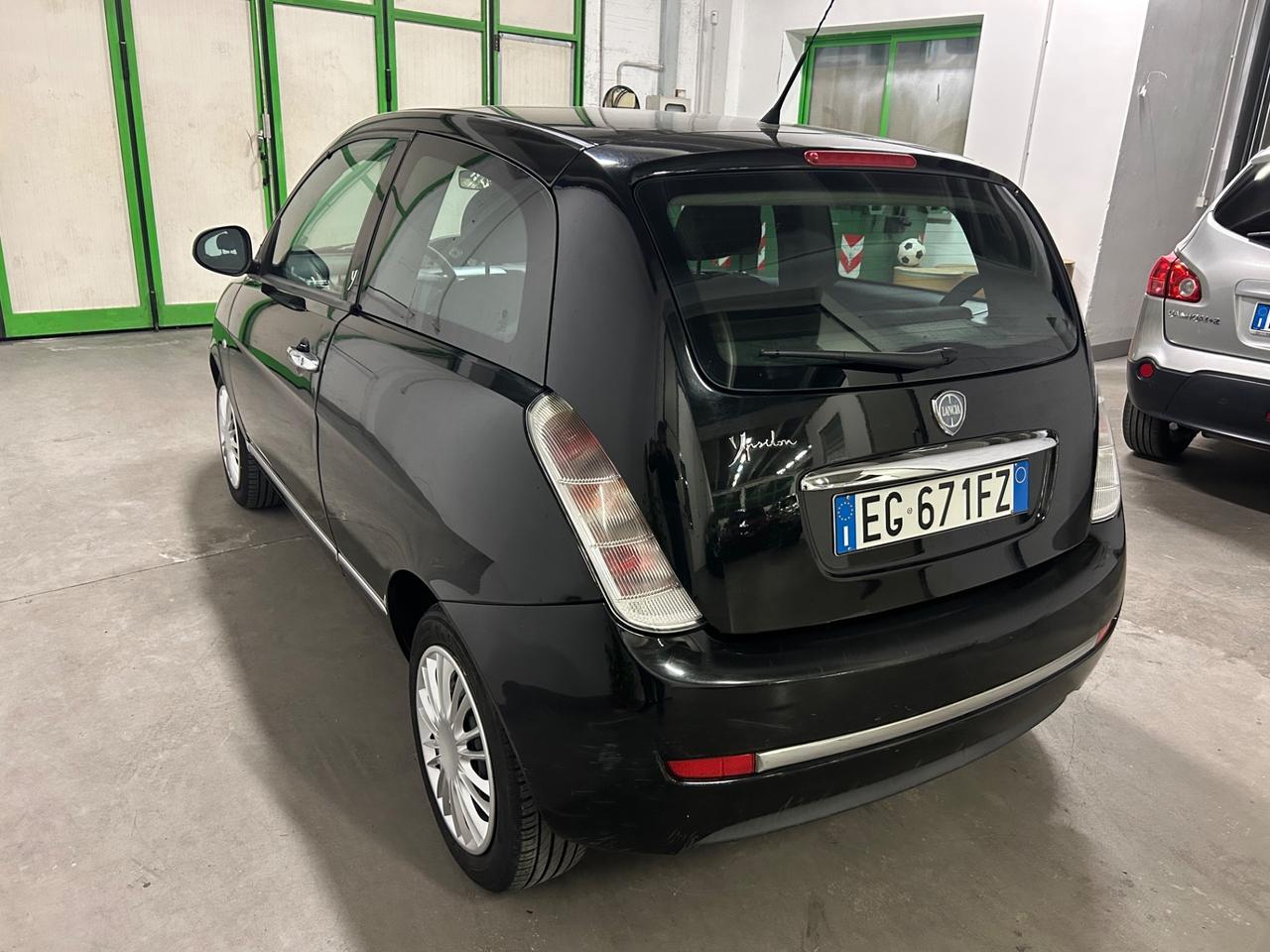 Lancia Ypsilon 1.2 69 CV Argento